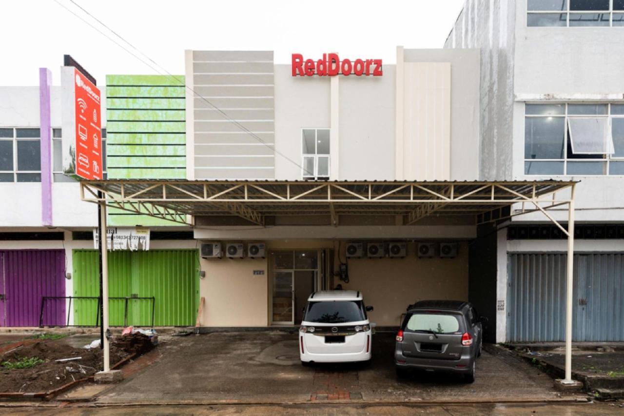 Reddoorz @ Graha Cemerlang Maros Macáçar Exterior foto
