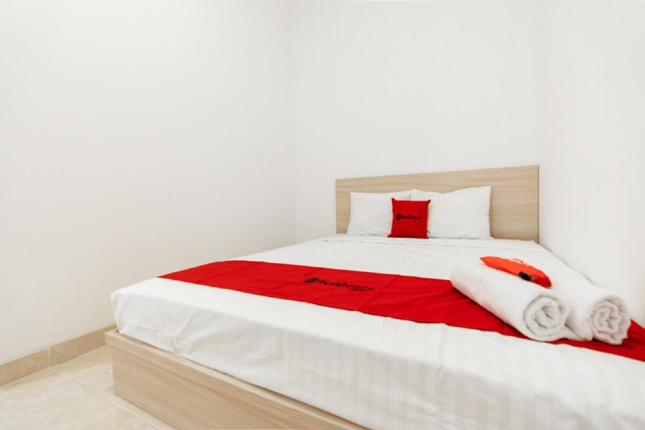 Reddoorz @ Graha Cemerlang Maros Macáçar Exterior foto