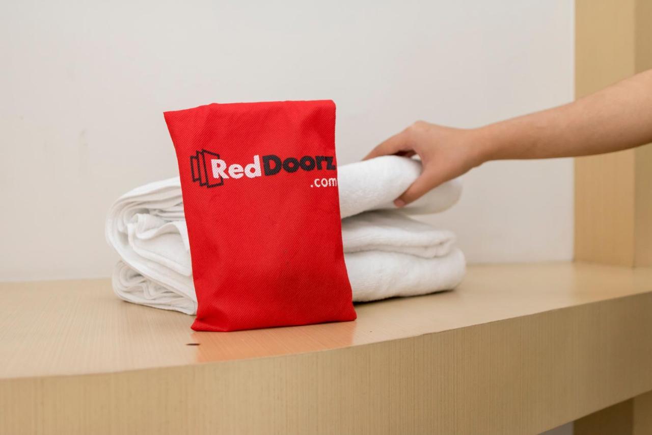 Reddoorz @ Graha Cemerlang Maros Macáçar Exterior foto